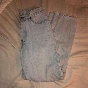 light wash vintage levi’s